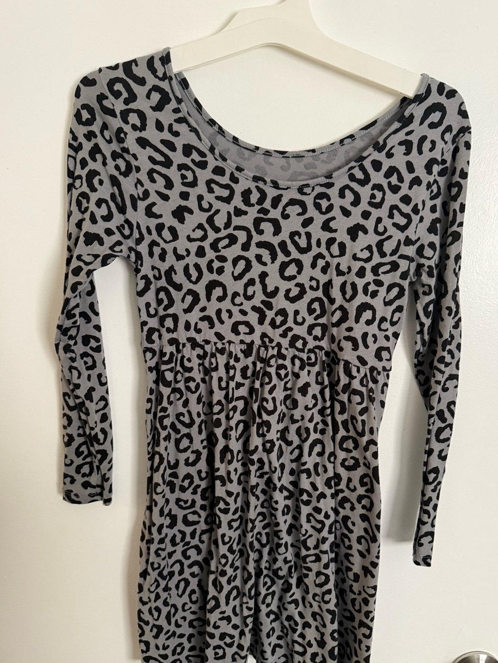 Girls Old Navy Gray and Black Leopard Print Long Sleeve Dress